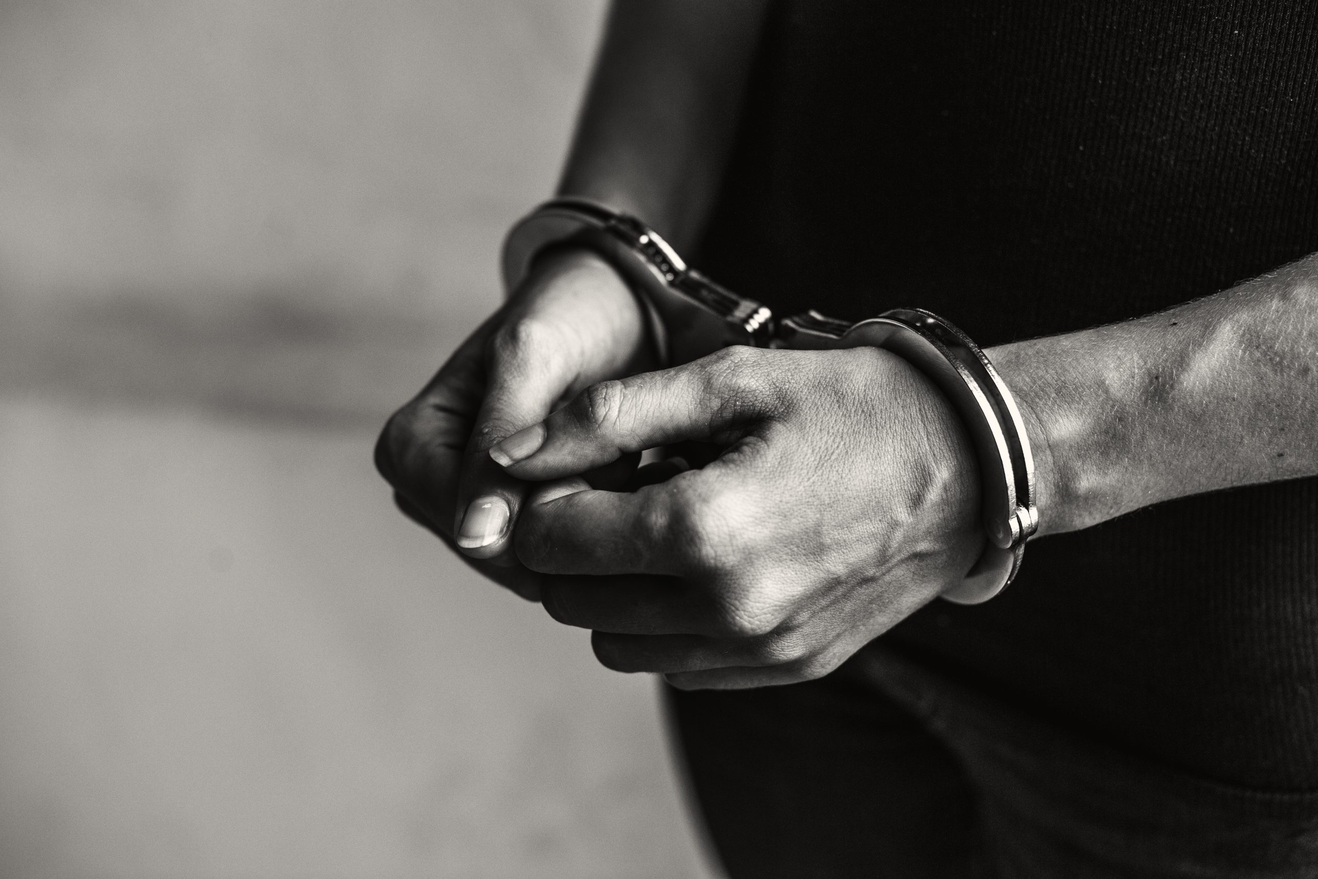 Homem é preso por agredir ex enquanto ela segurava filho no colo em Manaus