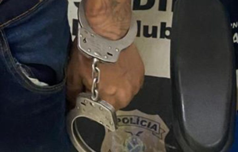 Homem é preso ao tentar fugir com 'kit tráfico' em Iranduba