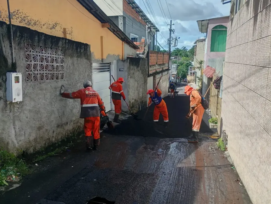 Beco no Aleixo recebe obras de recuperação asfáltica da Prefeitura de Manaus