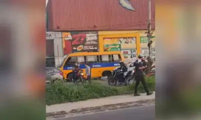 Acidente entre carro e motos deixa dois feridos na Av. Autaz Mirim