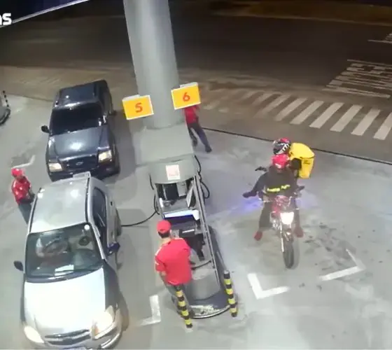 Bandidos fazem arrastão em Manaus e voltam à cena do crime