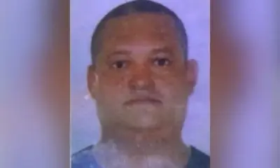Esposa desmaia após reconhecer marido morto em acidente em Manaus