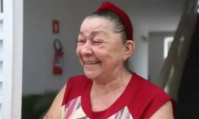 Ex-moradora da Sharp comemora Dia das Mães em novo lar no Residencial Maués