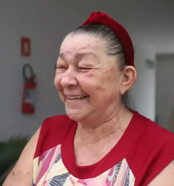 Ex-moradora da Sharp comemora Dia das Mães em novo lar no Residencial Maués