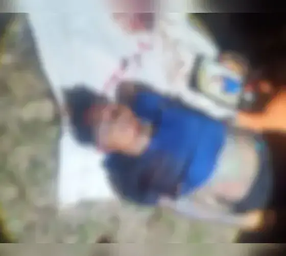 Homem se despede da mãe antes de ser executado no Cidade de Deus