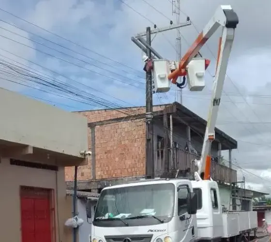 Manutenção na rede elétrica deixa bairros de Manaus sem energia nesta quinta (14)