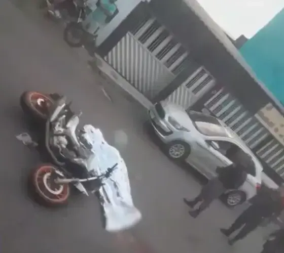 Motociclista morre atropelado por micro-ônibus no Nova Esperança