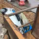 Motorista invade obra e carro cai em vala na zona norte de Manaus