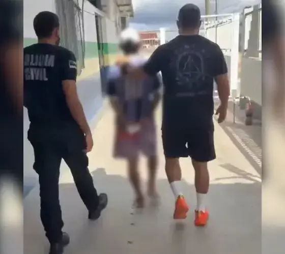 Menina manda irmão correr e homem a estupra em Tonantins