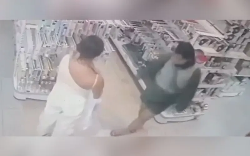 Câmeras flagram mulheres tentando furtar loja no Centro de Manaus