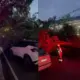 Árvore cai sobre carro na avenida Getúlio Vargas e mobiliza Bombeiros