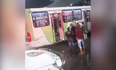 Criminosos assaltam ônibus da linha 357 e espancam passageiro