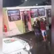 Criminosos assaltam ônibus da linha 357 e espancam passageiro