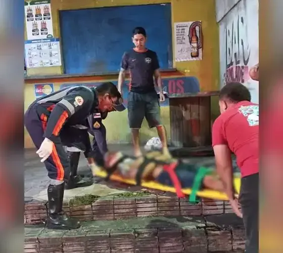 Homem leva facadas, agoniza e pede socorro no bairro São José