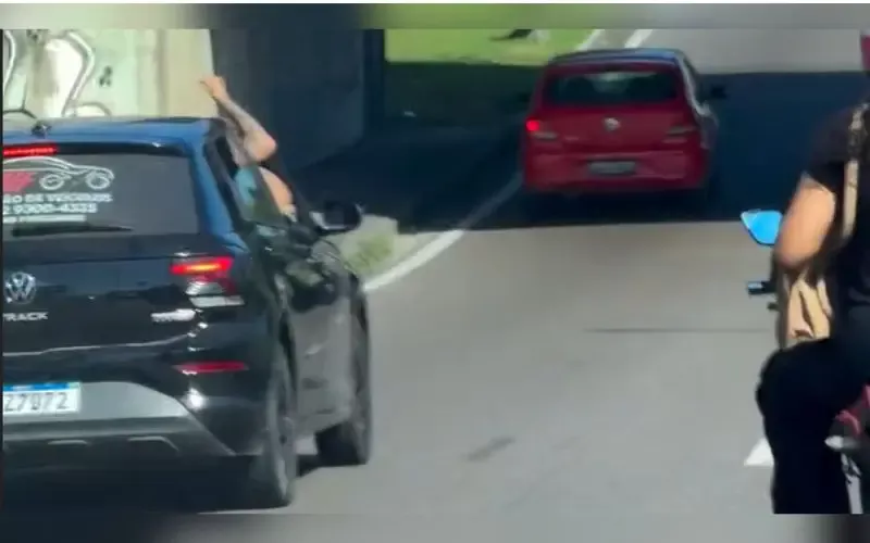 Homem fica "de cool pra lua" em plena avenida Max Teixeira