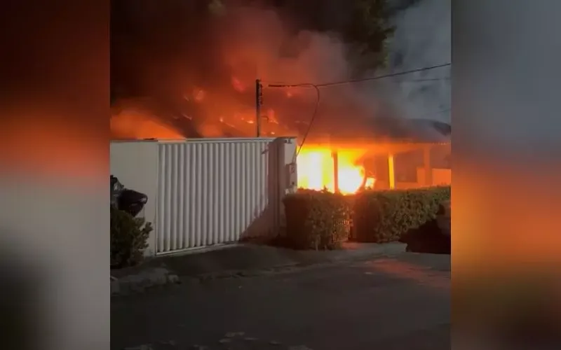 Incêndio destrói residência entre os bairros Dom Pedro e Chapada