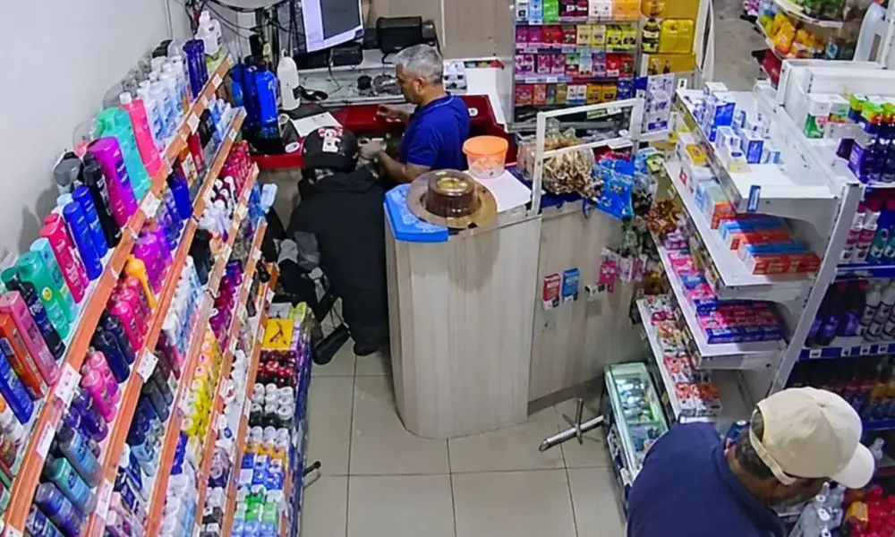 Vídeo mostra ação de criminosos que mataram comerciante durante assalto em Manaus