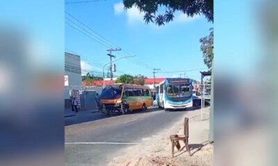 Amarelinho colide na traseira de caminhão do Detran no igarapé do Passarinho