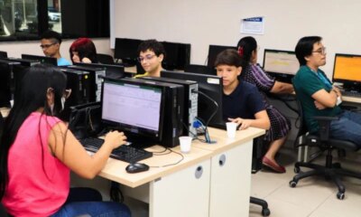 Câmara de Manaus certifica 60 alunos em cursos gratuitos de informática