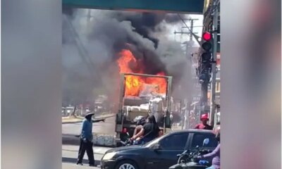 Caminhão pega fogo e assusta motoristas na Avenida Autaz Mirim