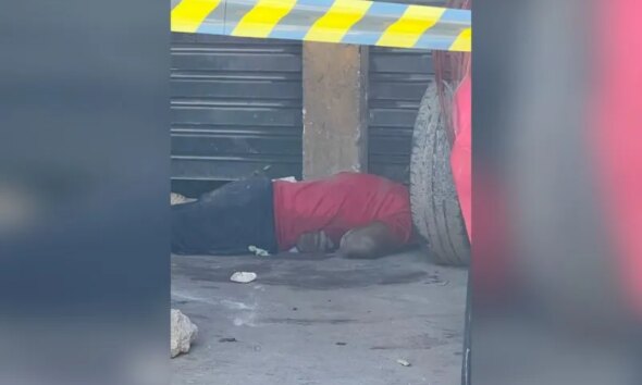 Homem é encontrado morto em frente a oficina no Nova Cidade