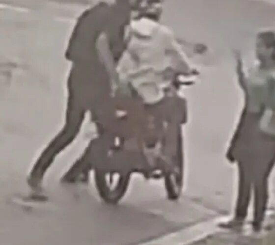 Mulher é assaltada por dupla em motocicleta no Mundo Novo