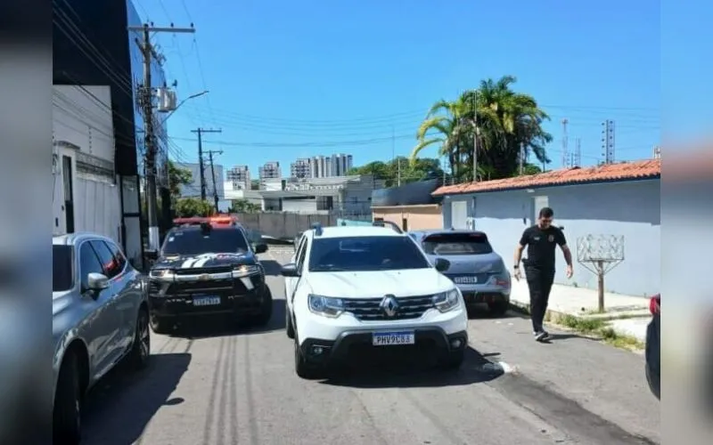 Mulher perde sensibilidade no 'xibiu' após cirurgia em clínica clandestina