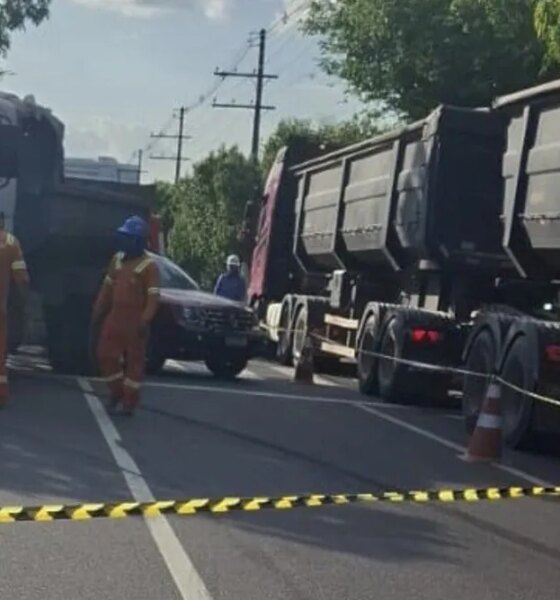 Acidente na Avenida Coronel Teixeira causa congestionamento em Manaus