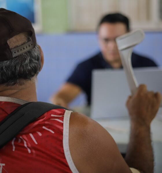 Aos 65 anos e há oito vivendo nas ruas, homem busca recomeço após perder documentos em Manaus