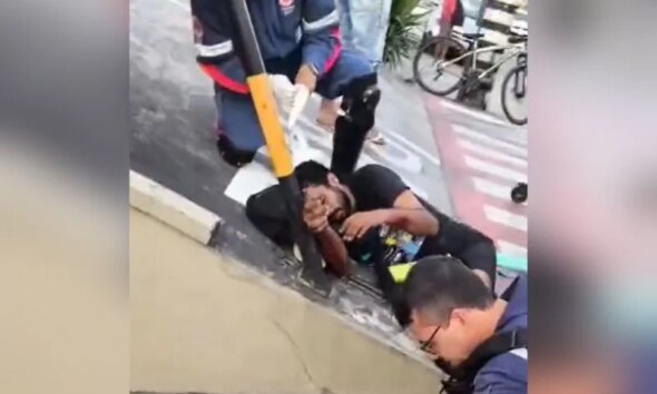 Seguranças qubram braços de pedinte na Av. Professor Nilton Lins