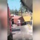 Contêiner tomba em frente ao Porto Chibatão e causa congestionamento