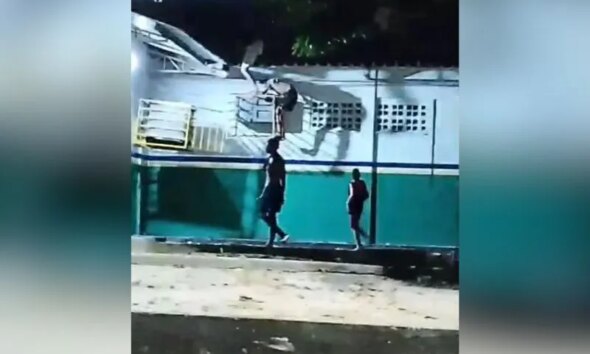 Escola municipal é alvo de vândalos no bairro Petrópolis