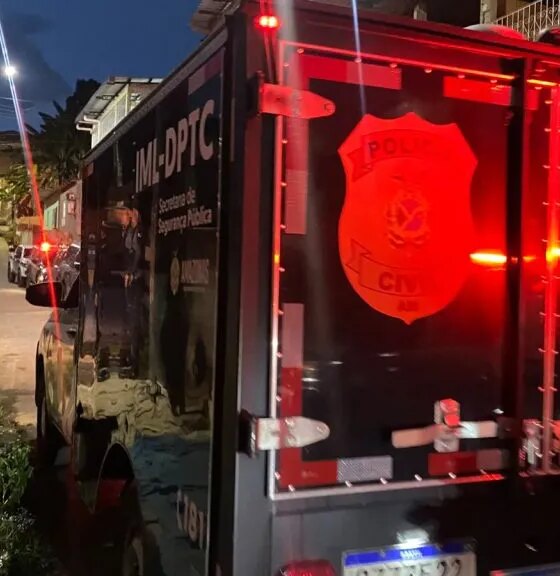 Homem é morto a tiros dentro de casa abandonada em Manaus