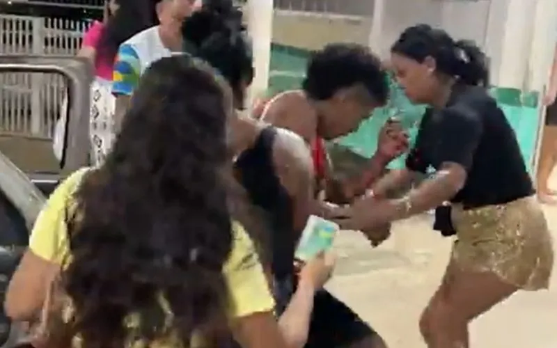Vítima de 'casinha' é agredida e leva dois tiros em Itacoatiara