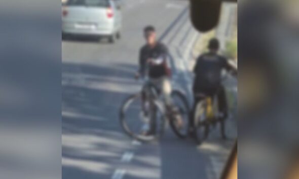 Jovens são flagrados após ataque com pedra contra ônibus em Manaus