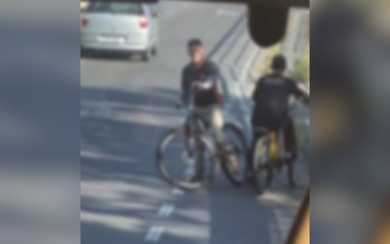 Jovens são flagrados após ataque com pedra contra ônibus em Manaus