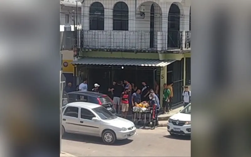 Motociclista fica ferido após bater em carro no bairro Zumbi