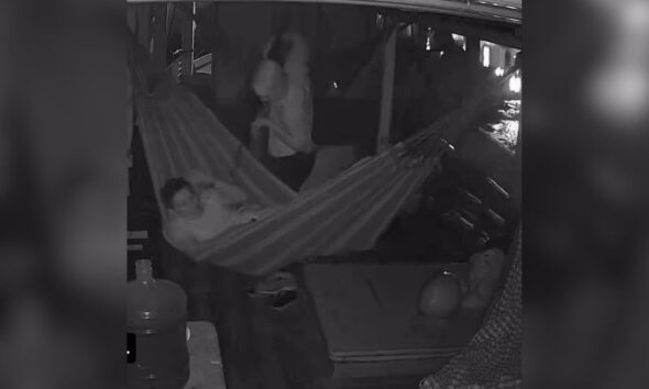 Piratas do rio invadem barco e sequestram embarcação em Maraã
