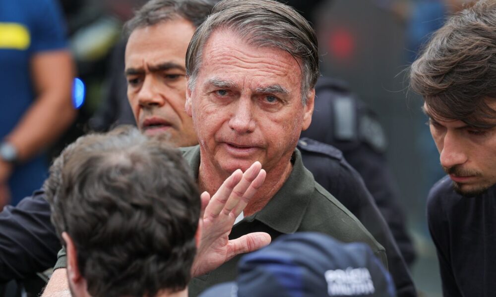 Trama golpista: defesa de Bolsonaro desiste de suspensão da pena