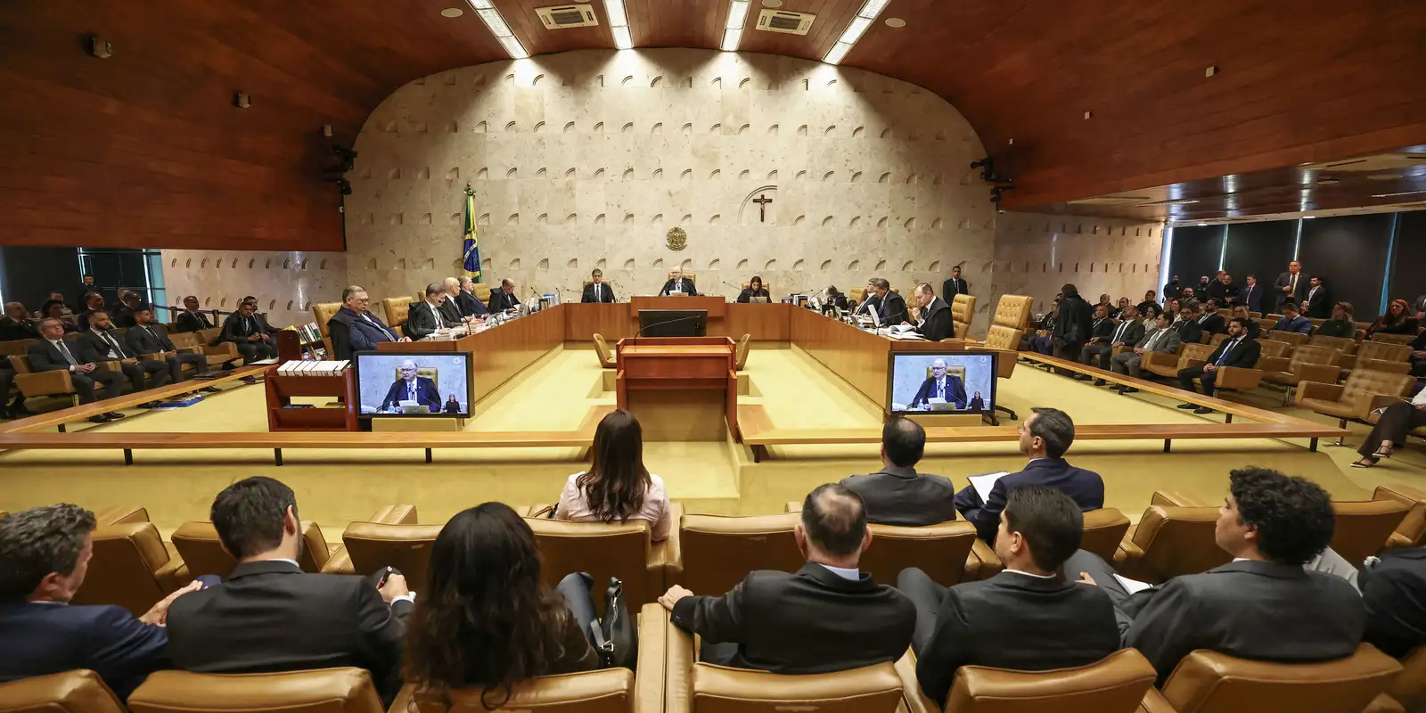 Zanin: não dá para investigar Moraes sem julgar atos de Mendonça