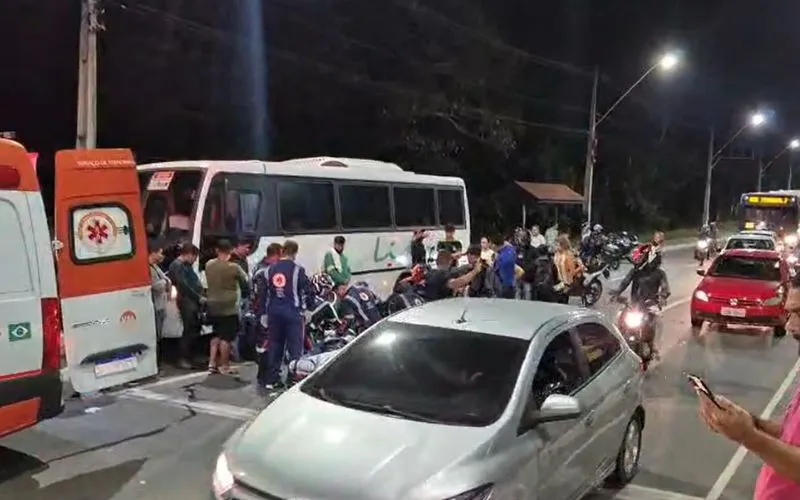 Acidente deixa uma pessoa morta e outra ferida na Av. do Turismo