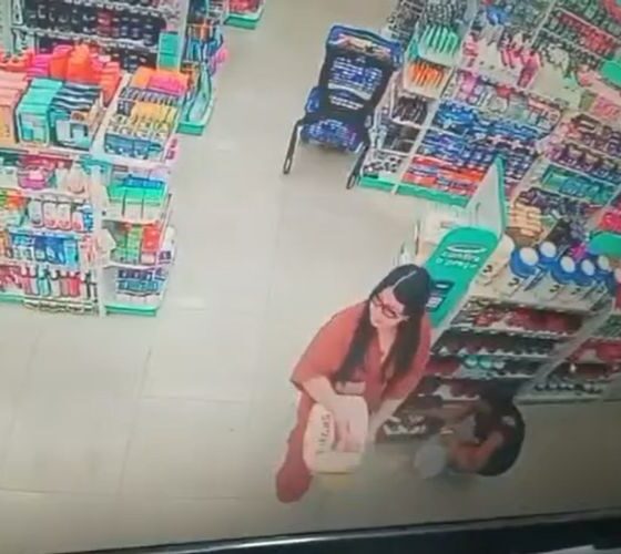 Câmeras registram três mulheres suspeitas de furto em drogaria de Manaus