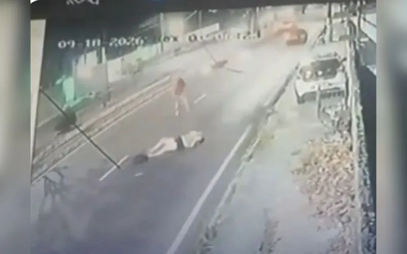 Casal fica ferido após moto ser atingida por carro em Manaus