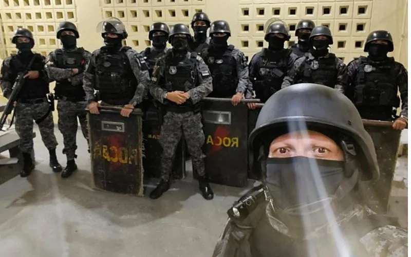 Forças de segurança controlam motim em presídio da PM em Manaus