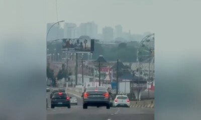 Fumaça volta a encobrir Manaus e deixa qualidade do ar muito ruim em áreas da cidade