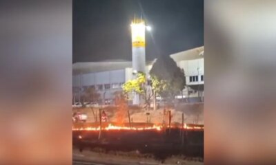 Incêndio atinge área de vegetação na avenida Torquato Tapajós