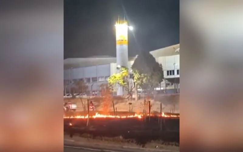 Incêndio atinge área de vegetação na avenida Torquato Tapajós