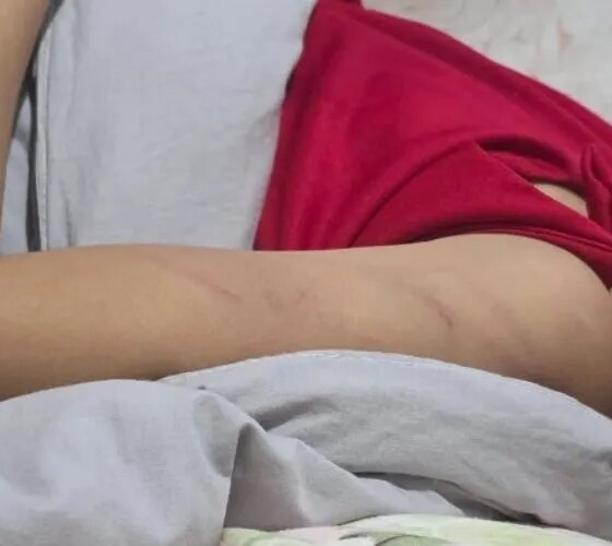 Mãe é suspeita de agredir e ameaçar filhos de morte em Manaus