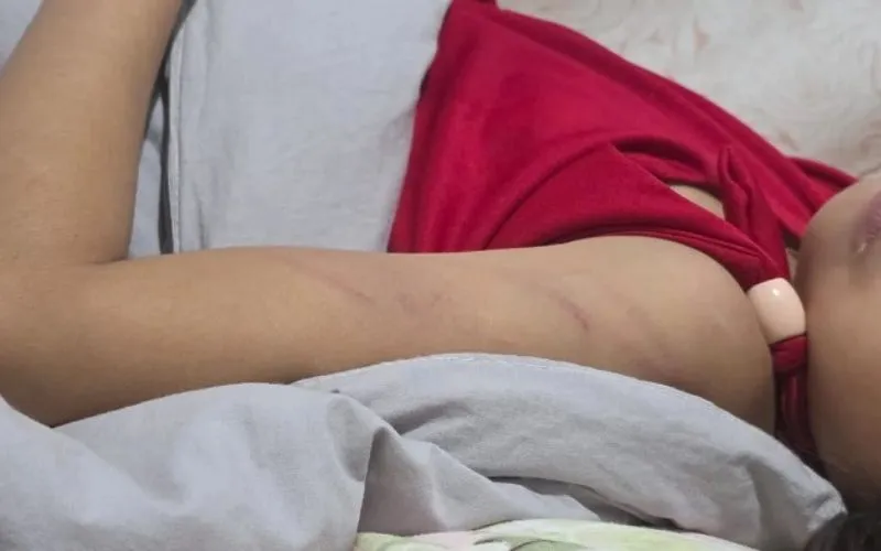 Mãe é suspeita de agredir e ameaçar filhos de morte em Manaus