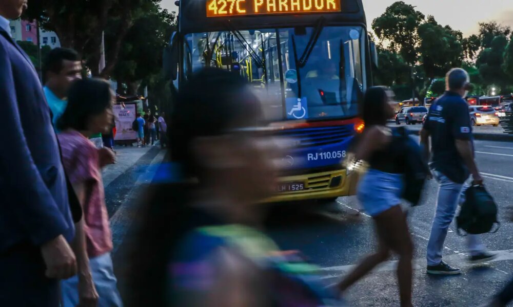 Pesquisa aponta que solidão e exaustão ampliam abstenção nas urnas